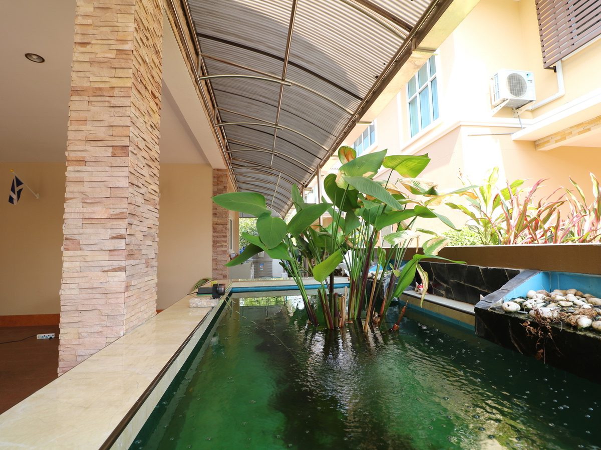 Remote electric driveway gate Thailand Real Estate, Land, Homes