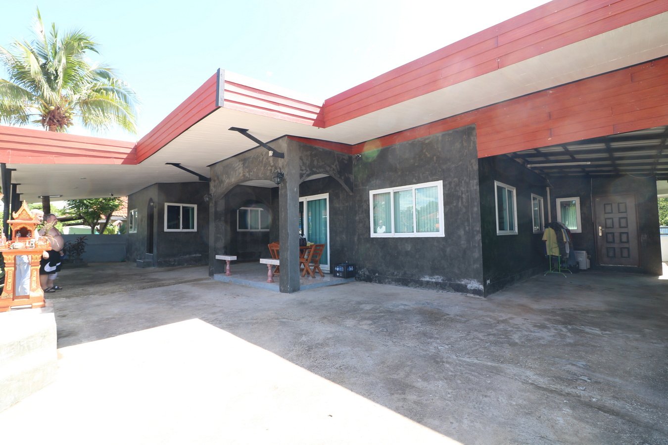 2 x separtae Villa type homes on 1 freehold block Thailand Real