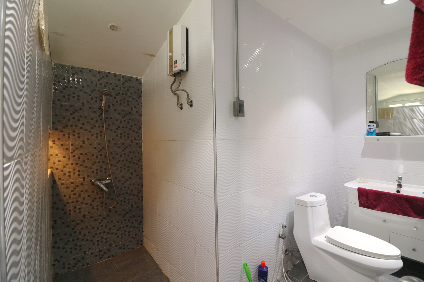 2 x separtae Villa type homes on 1 freehold block Thailand Real