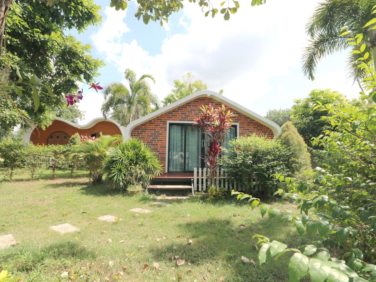 Sawang Daen Din Resort For Sale With 9 Bungalows Plus Managers House