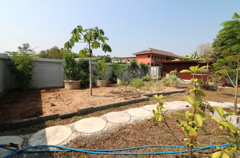 A Majestic Lanna Style 3 BRM, 3 BTH Home For Sale Set On 1 Rai, 25